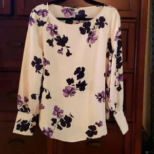 Ann Taylor Beautiful Blouse in Cream color with floral design